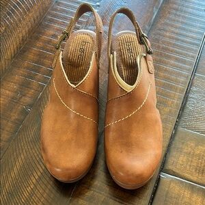 BOC Women’s Tan Leather clog Shoes